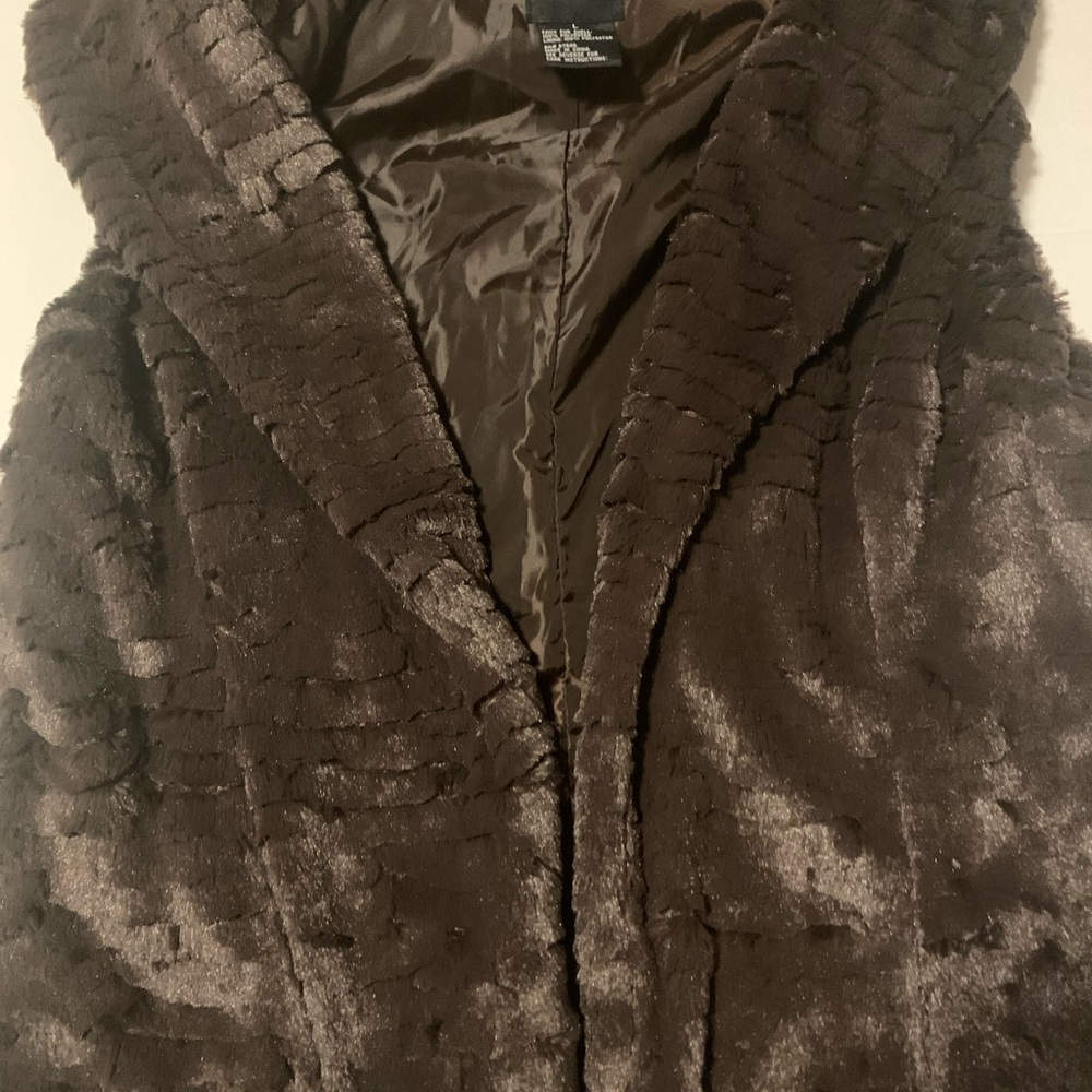 Open front vest size large